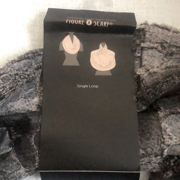 D&Y Figure 8 Infinity Single Loop Luxury Faux Fur Scarf - Picture 3 of 3